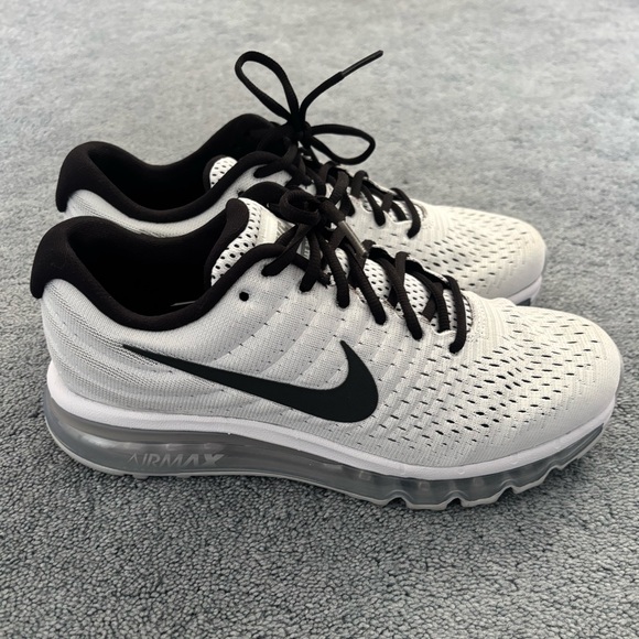 Nike Other - Nike Air Max 2017 black and white